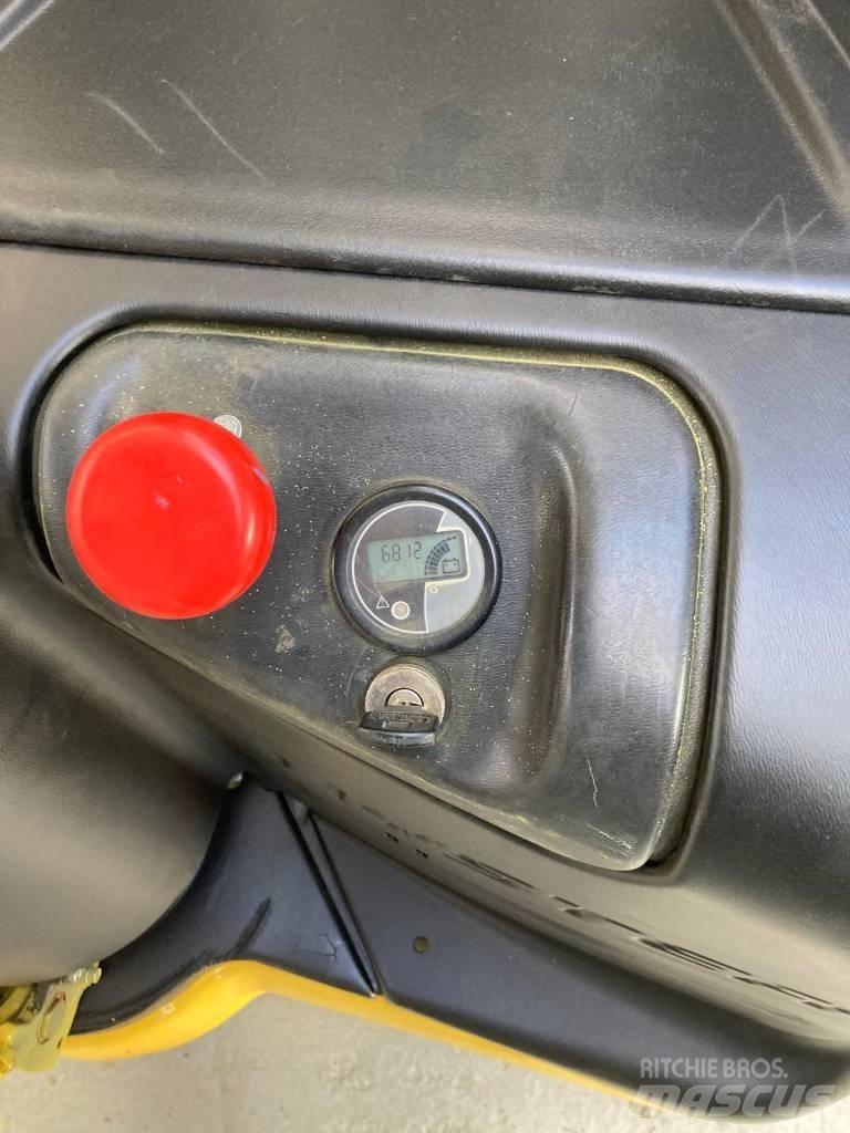 Hyster S 1.6 Колички високоповдигачи с теглич