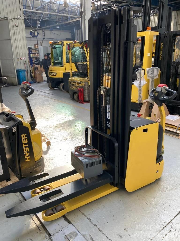 Hyster S 1.6 Колички високоповдигачи с теглич