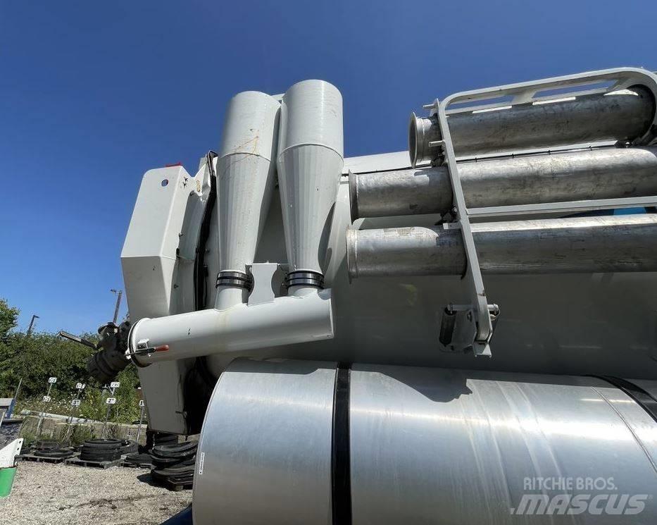 Vactor 2100 PLUS Комби / вакуум камиони
