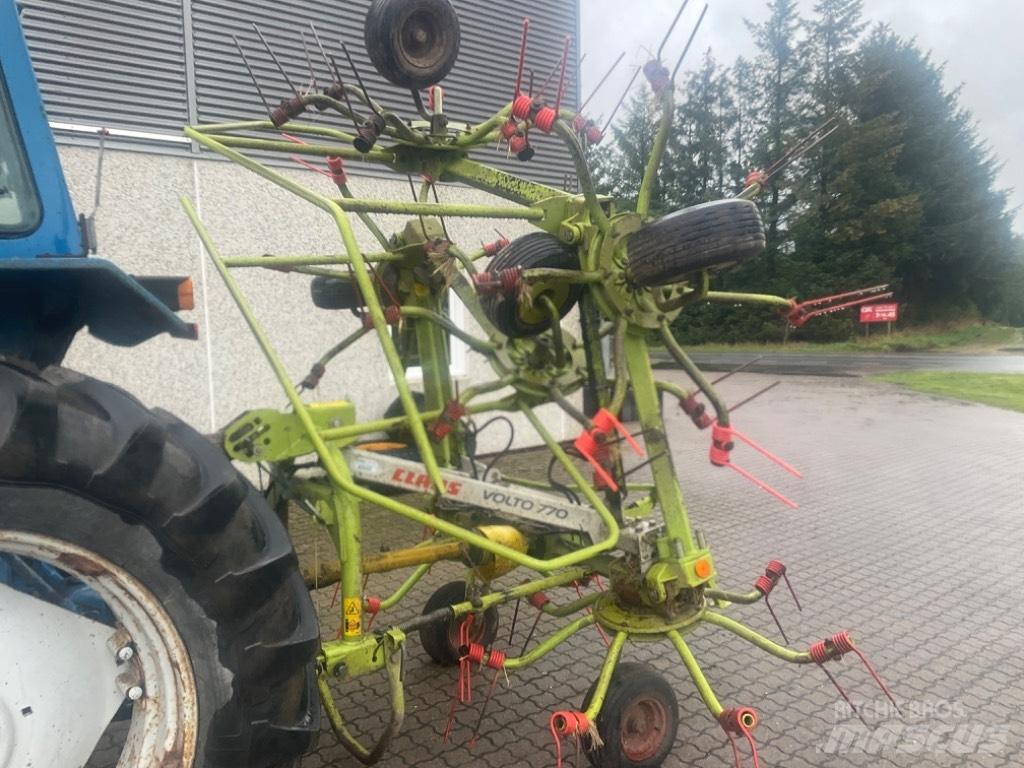 CLAAS Volto 770 Гребла и сенообръщачки