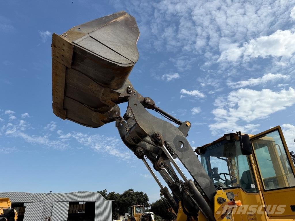 Volvo L 90 E Колесни товарачи