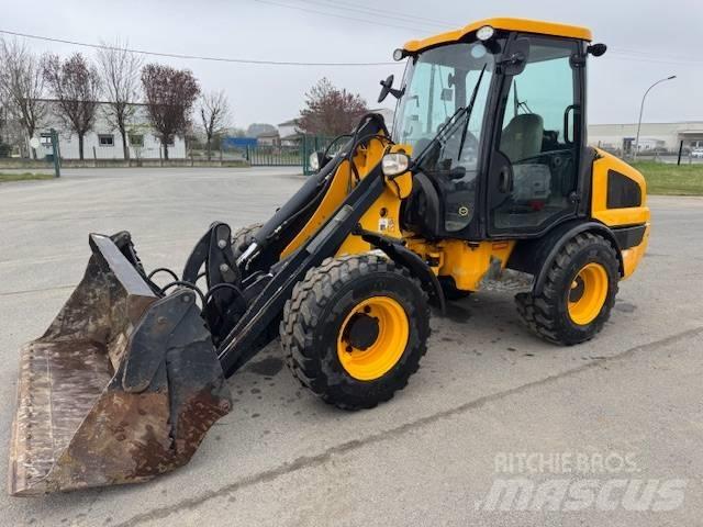 JCB 406 Колесни товарачи
