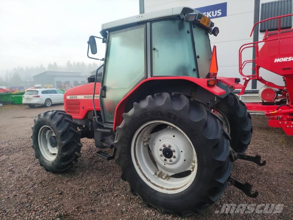 Massey Ferguson 4245 Трактори