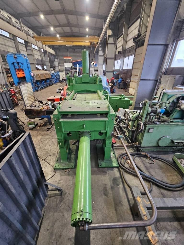  Henschel 30 x 30 Промишлени балировачки