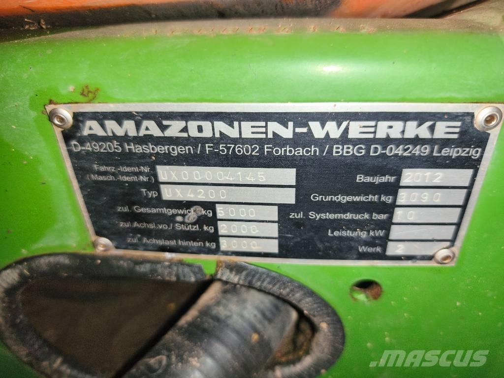 Amazone UX 4200 Прикачни пръскачки
