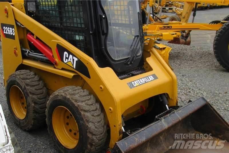 CAT 226B3 Други