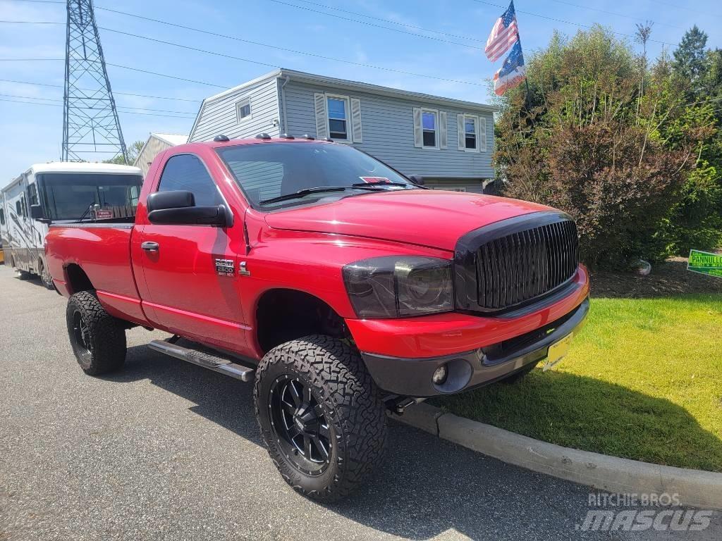 Dodge Ram 2500 Пикапи