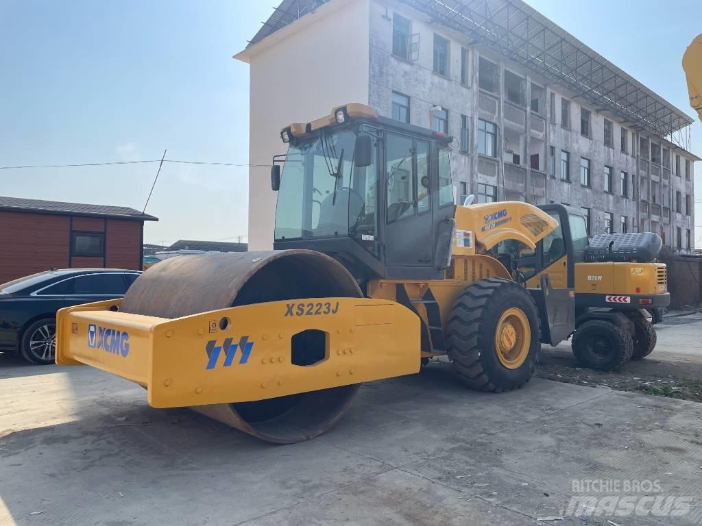XCMG XS 223 J Еднобарабанни ролки

