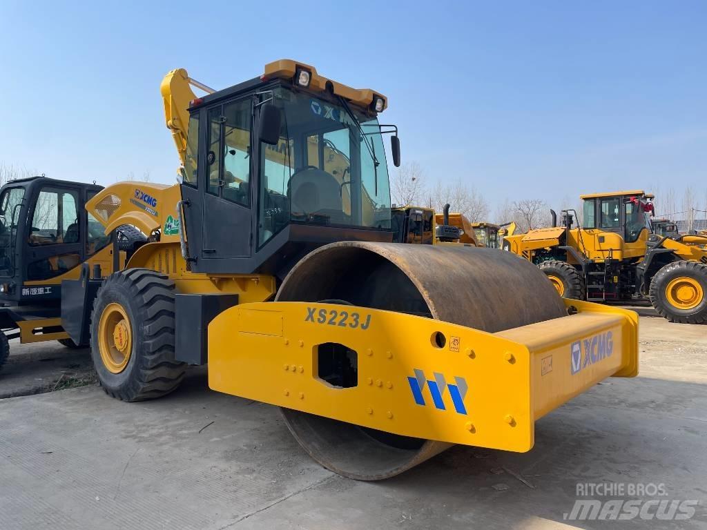 XCMG XS 223 J Еднобарабанни ролки
