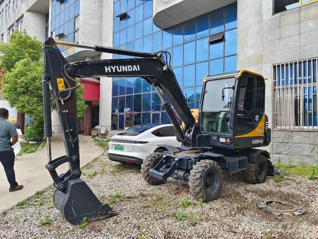 CAT R60W Колесни екскаватори