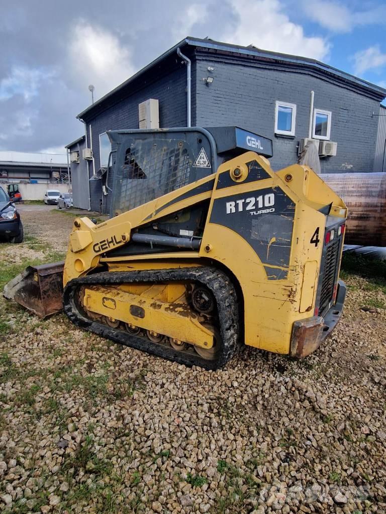 Gehl RT 210 Верижен товарач