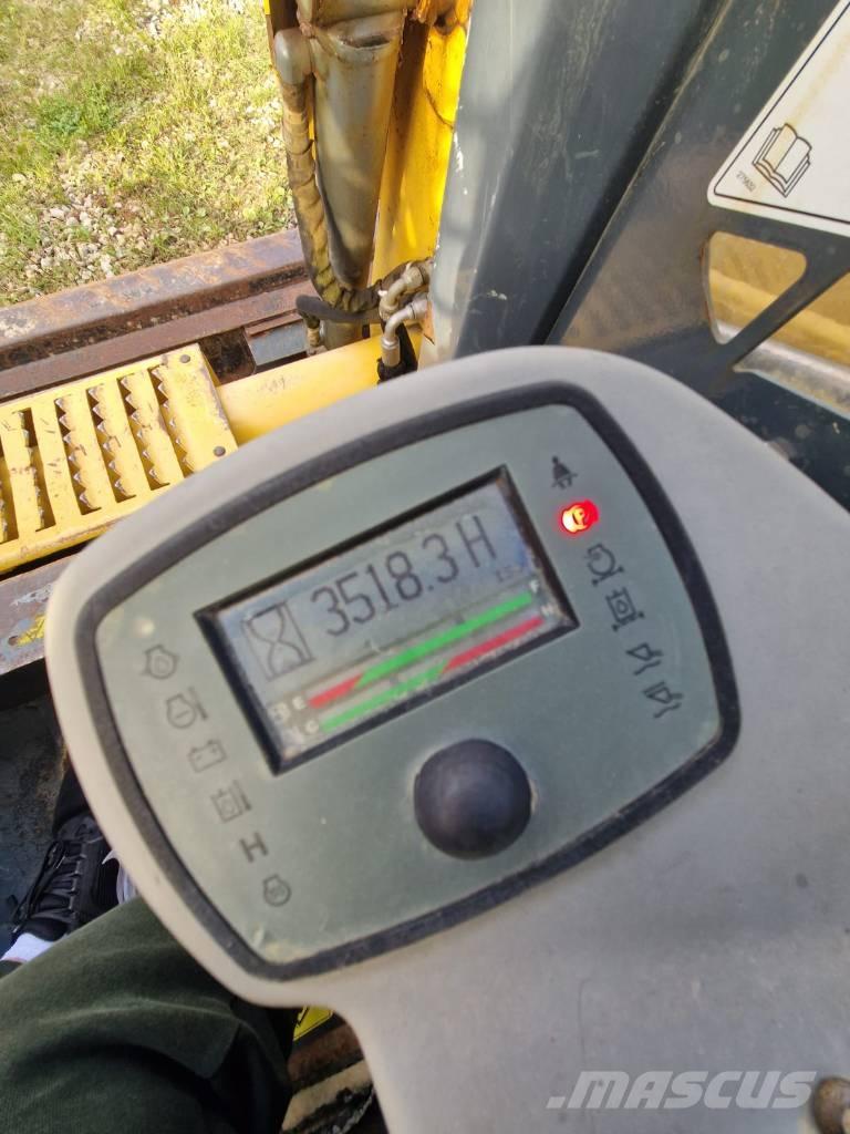 Gehl RT 210 Верижен товарач