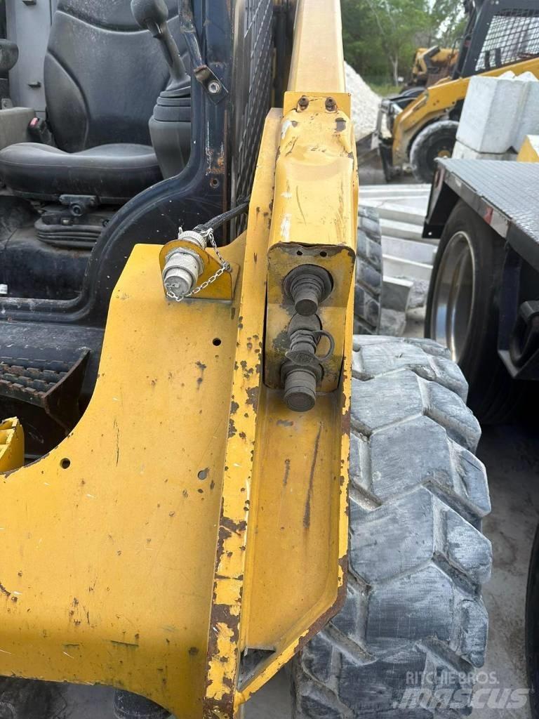 CAT 262 D Мини товарачи
