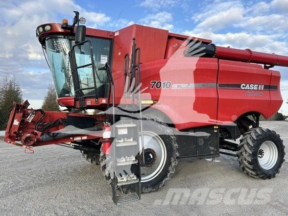 Case IH 7010 Комбайни