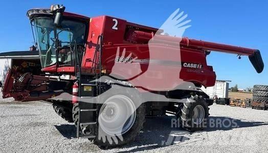 Case IH 8240 Комбайни