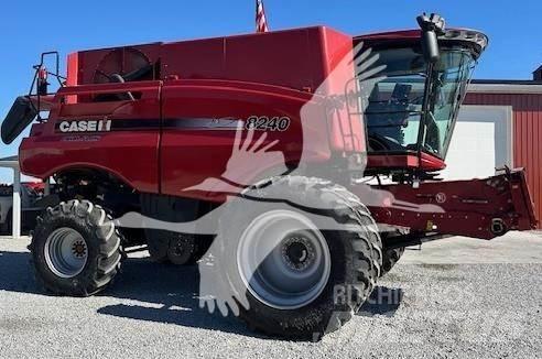 Case IH 8240 Комбайни