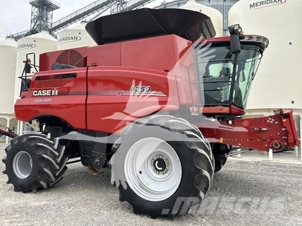 Case IH 8250 Комбайни