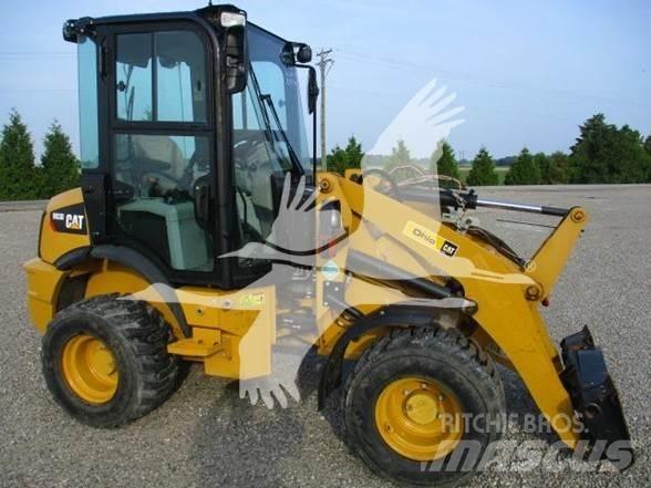 CAT 903D Колесни товарачи