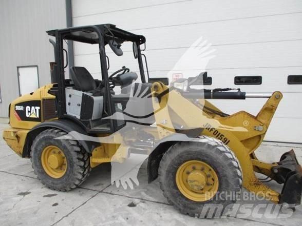CAT 906H2 Колесни товарачи