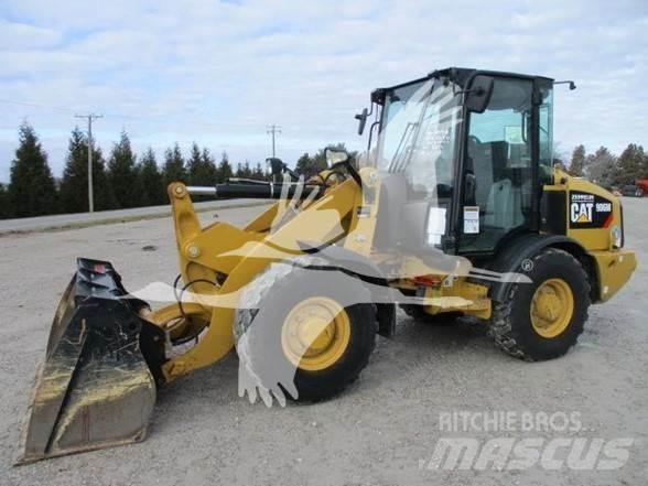CAT 906M Колесни товарачи