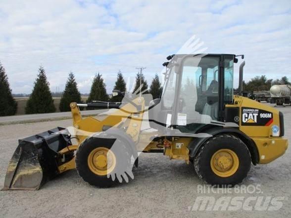 CAT 906M Колесни товарачи