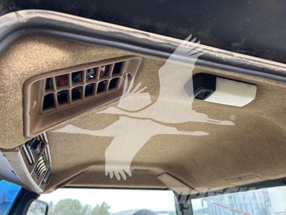 CAT CH65 Трактори