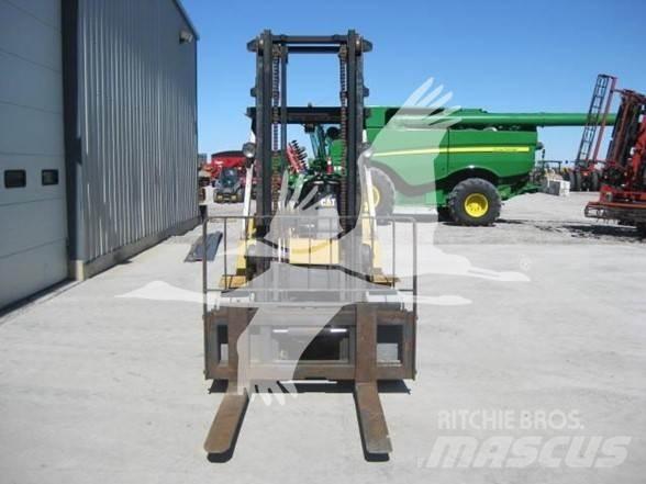 CAT DP40KL Дизелови камиони
