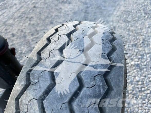 E-Z Trail 680 Други ремаркета