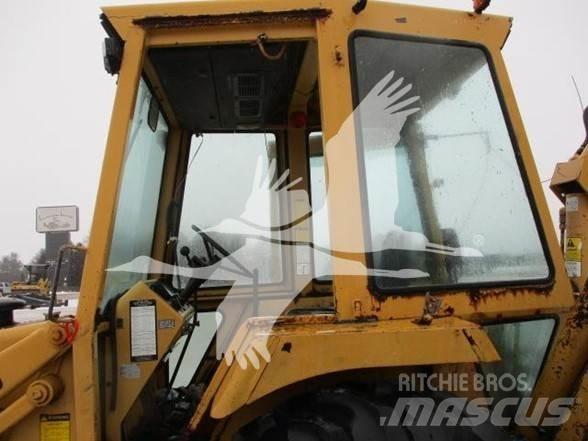 Ford 655A Товарач със заден ексватор