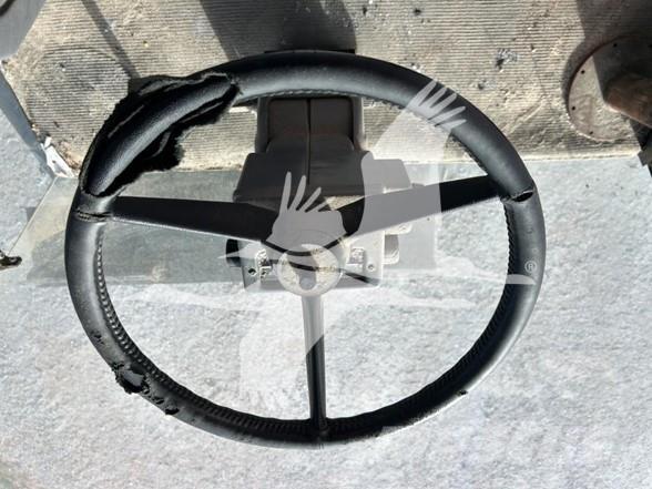 Gleaner R72 Комбайни