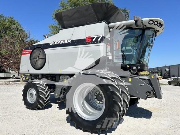 Gleaner S77 Комбайни