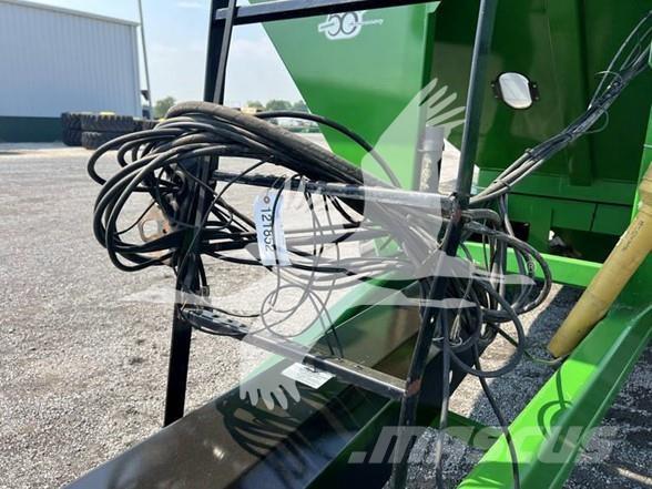 J&M 1326-22S Ремаркета за зърно / силаж

