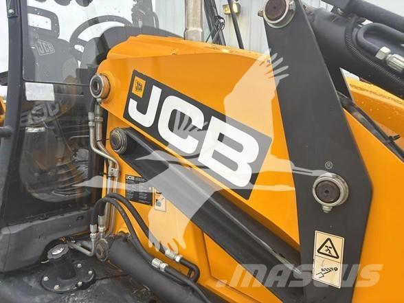 JCB 3CX Товарач със заден ексватор