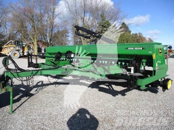 John Deere 750 Редосеялки