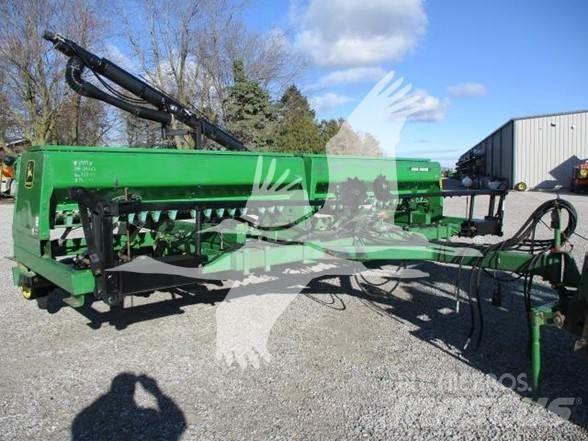 John Deere 750 Редосеялки
