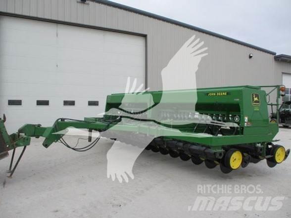 John Deere 750 Редосеялки