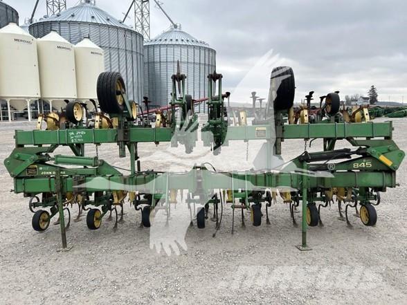 John Deere 845 Култиватори за редови култури
