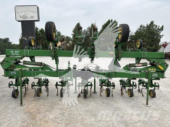 John Deere 845 Култиватори за редови култури
