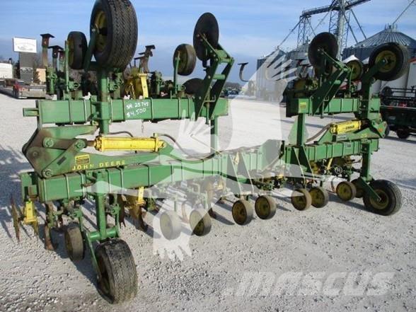 John Deere 85 Култиватори за редови култури

