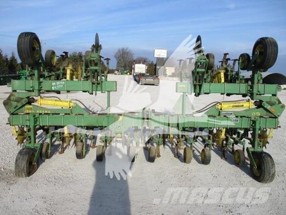 John Deere 85 Култиватори за редови култури

