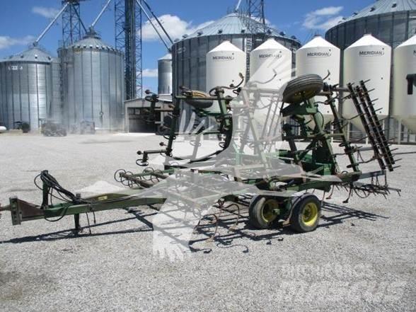 John Deere 960 Култиватори