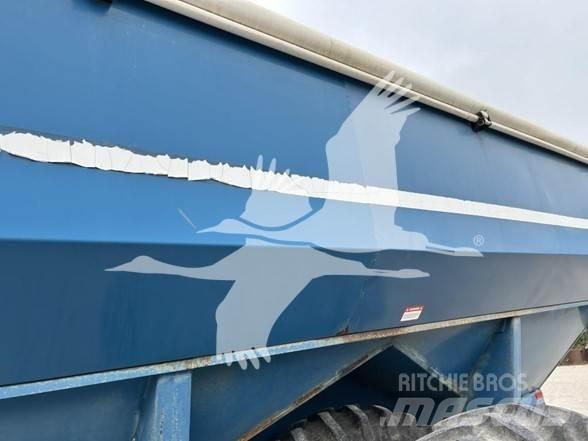 Kinze 840 Ремаркета за зърно / силаж

