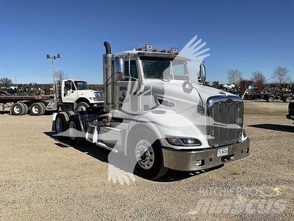 Peterbilt 384 Влекачи