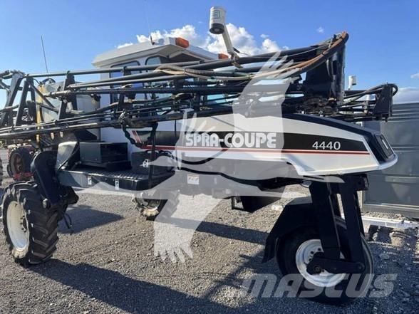 SpraCoupe 4440 Самоходни пръскачки
