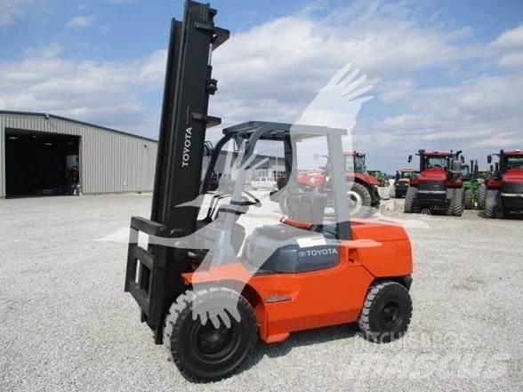 Toyota 7FDU45 Дизелови камиони