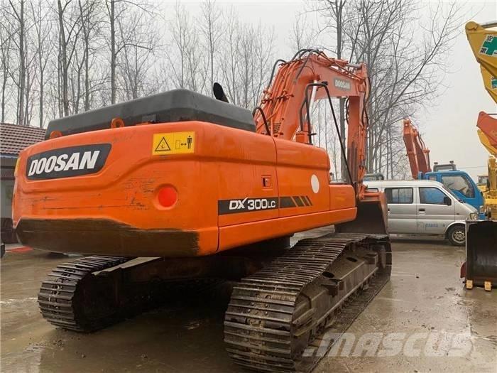 Doosan dx300 Верижен екскаватор