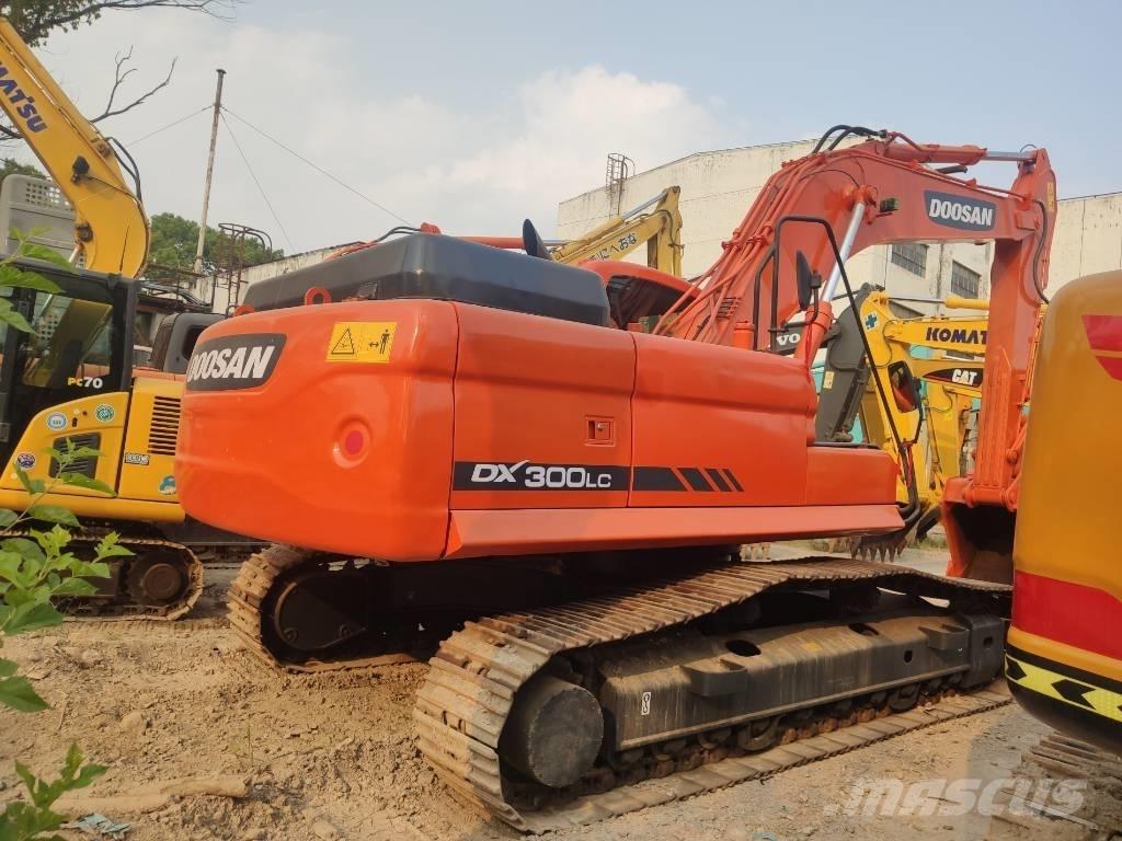 Doosan dx300 Верижен екскаватор