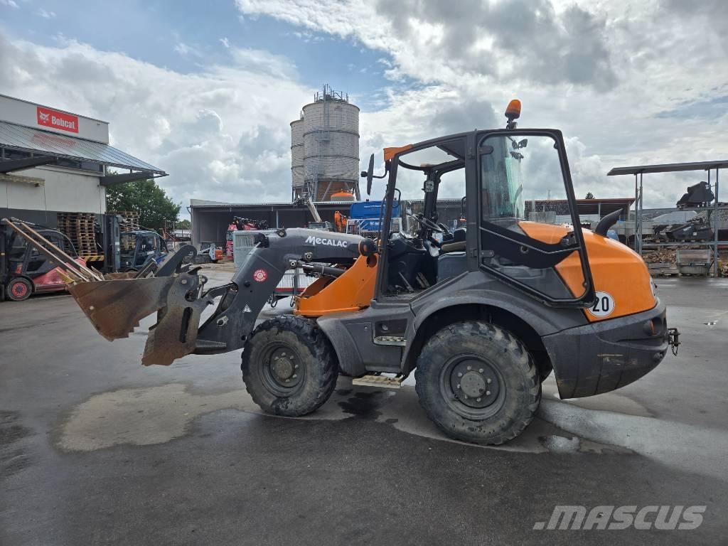 Mecalac AS 700 Колесни товарачи