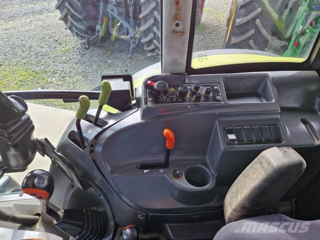 CLAAS Axos 320 CX Трактори