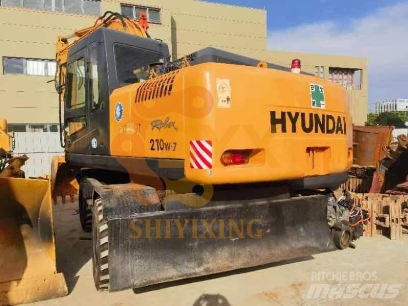 Hyundai 210W-7 Колесни екскаватори